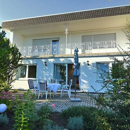 Idyll Mit Loggia Und Garten *
